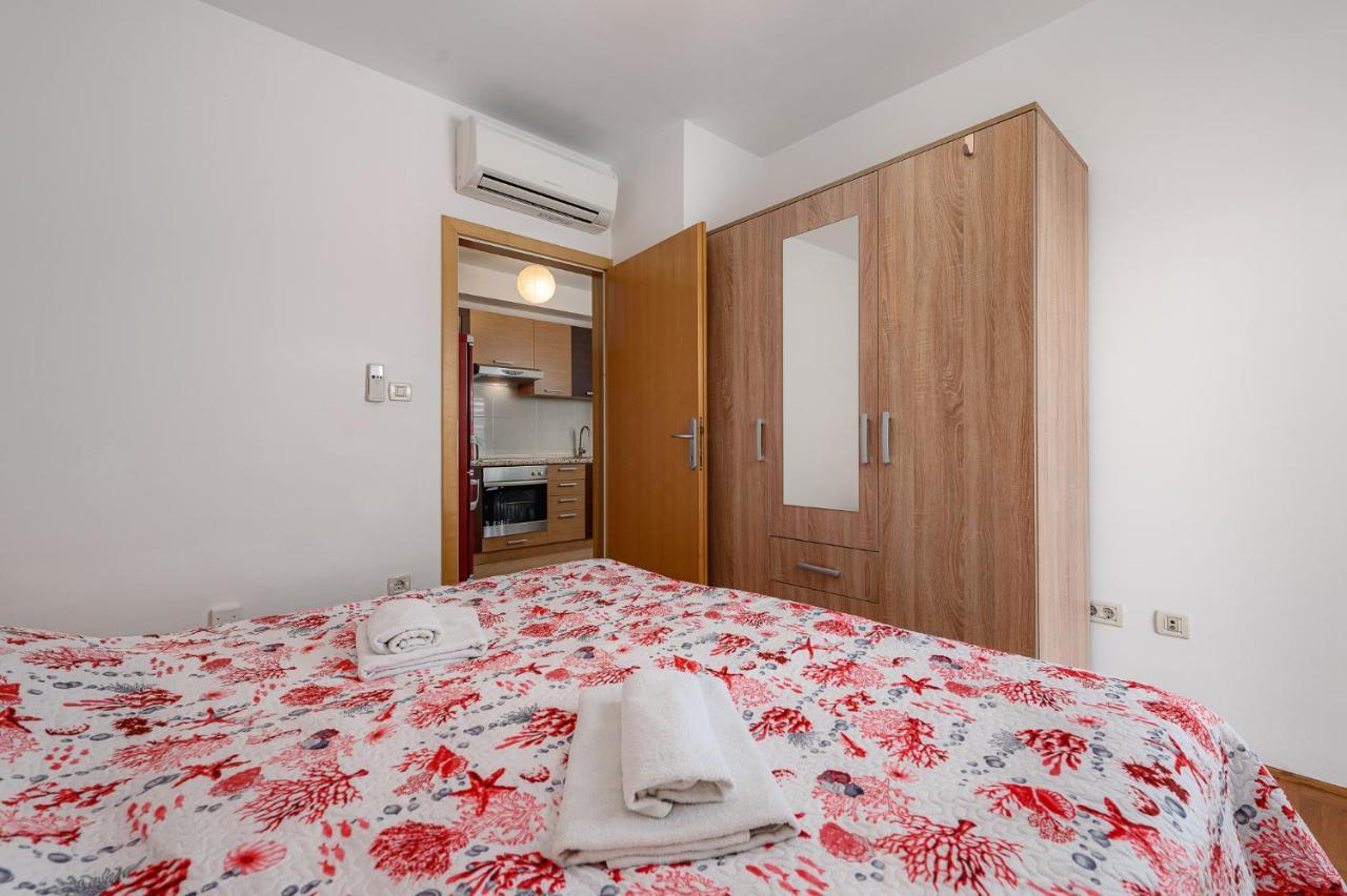 Apartment Ares 14 - Umag Center Экстерьер фото